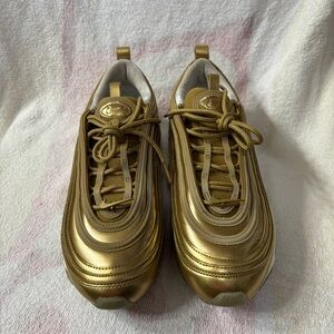 Nike Air Max 97 LX
Metallic Gold Women’s Sz 9